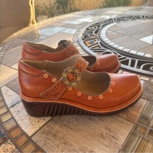 LARTISTE FOOTLIGHT Shoes Camel New Size 40 U11